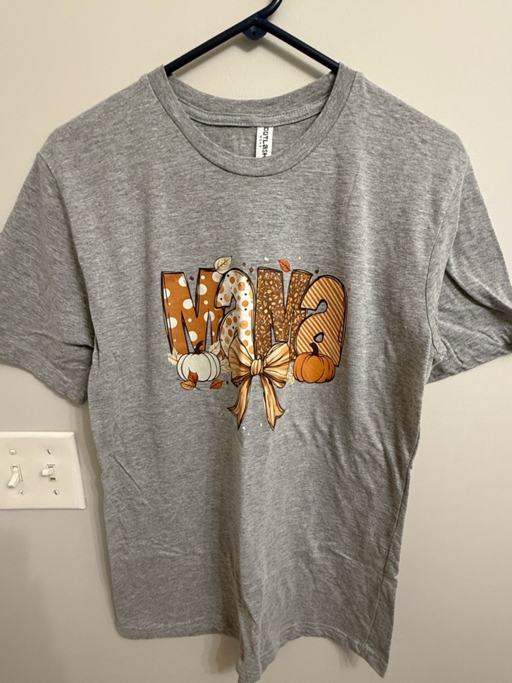 Gray 'Mama' Graphic Tee with Orange Pumpkin Design